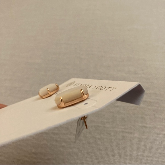 Kendra Scott Betty Stud Earrings White Ivory Mother of Pearl Rose Gold $60 NWT - Picture 9 of 14